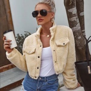 BRAND NEW CROPPED TEDDY JACKET ✨